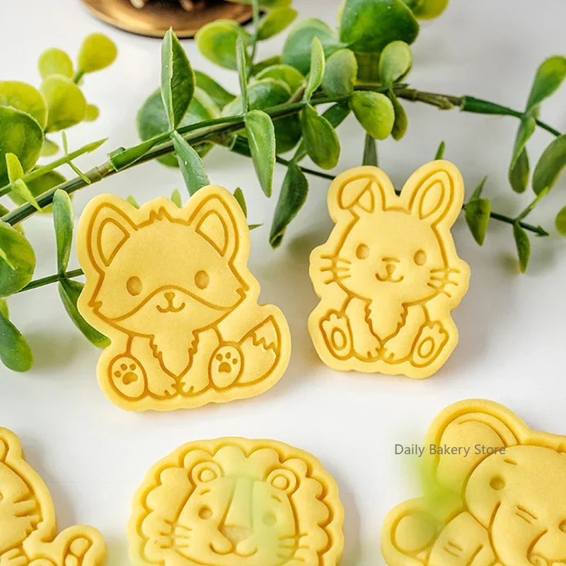 Cartoon Animals Cookie Cutter Jungle Animal Cute Tiger Lion Cat Dog Bear Elephant Biscuit Stamp Embossing Tools Cake Decoration