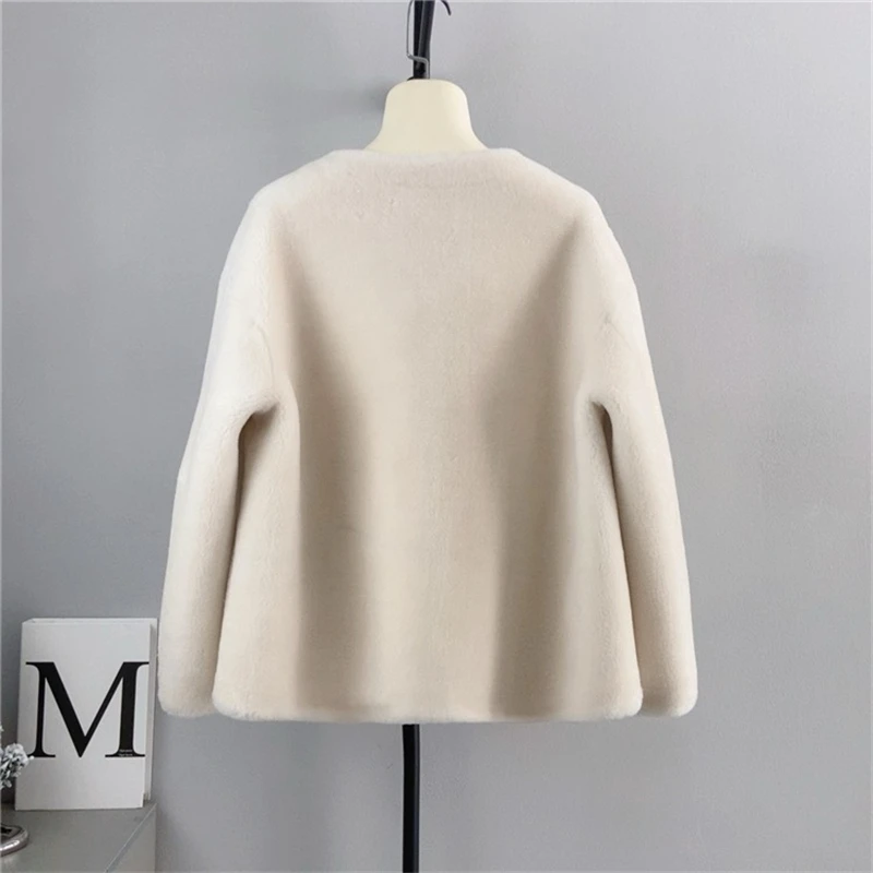 2024 Autumn and Winter New Female Sheep Shearling Short Coat Women Lamb Wool Warm Solid Color Jacket PT4124