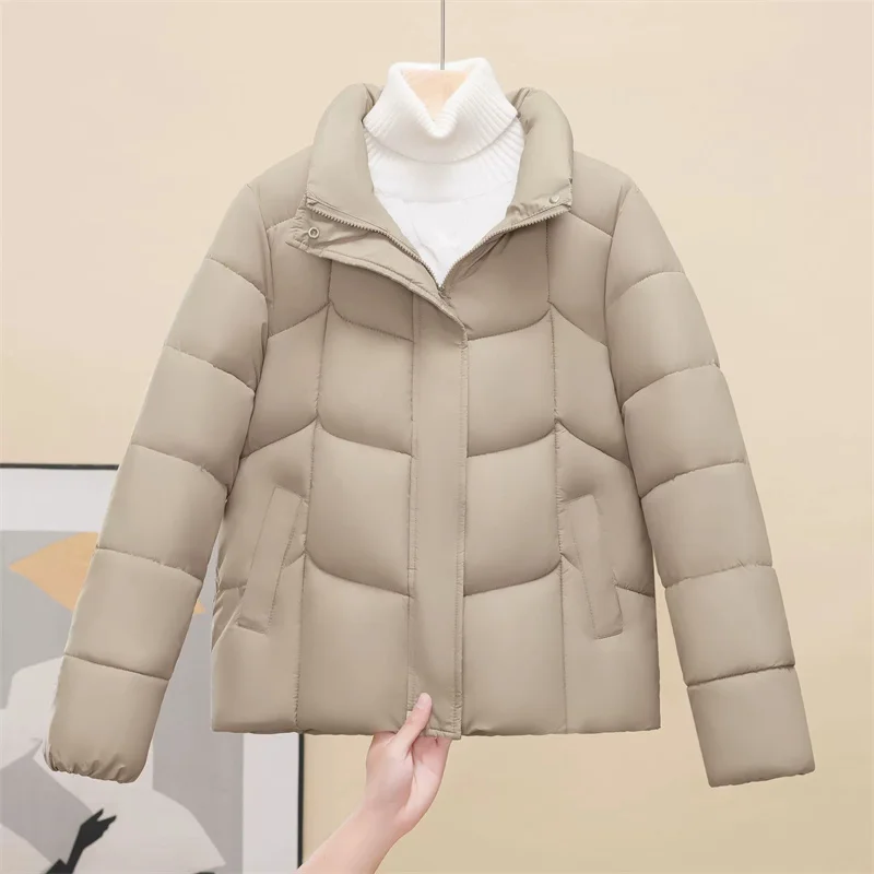 เสื้อแจ็คเก็ตฤดูหนาวปี 2026 เสื้อผ้าผู้หญิง แจ็คเก็ตพาร์กาสั้น อุ่น แขนยาว ซิป สตรีทแวร์ แจ็คเก็ตพัฟเฟอร์ เสื้อโค้ทผ้าฝ้าย ดีไซน์เก๋ สีดำ