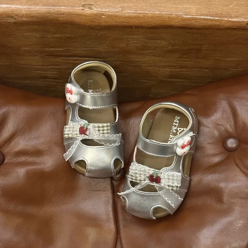 Kleinkind-Sandalen im Prinzessinnen-Stil, Baby-Freizeitschuhe mit Lochmuster und Weicher Sohle, 2026 Brandneue Kinder-Prinzessinnen-Sandalen im Koreanischen Stil – Detail 5