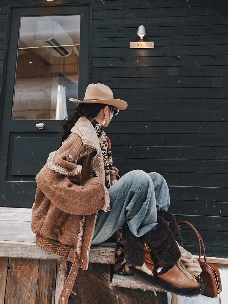 TIYIHAILEY الشتاء النساء ملابس خارجية معاطف سترة دافئة فو فرو الضأن جلد سميك جودة عالية رفض طوق البني 2025 جديد