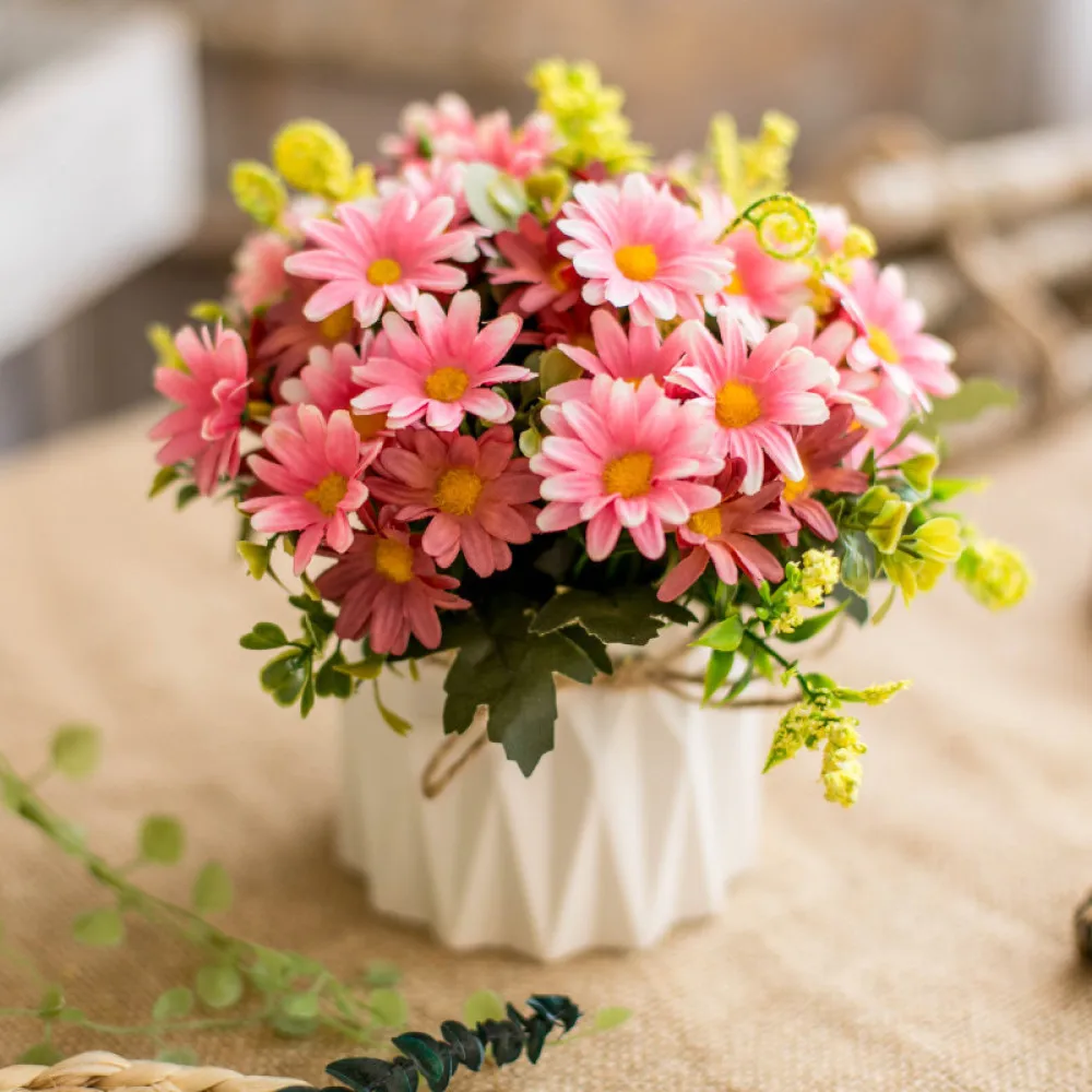 Vase en céramique avec rose artificielle, style nordique, arrangement de plantes artificielles pour la maison, la table, décoration artisanale.