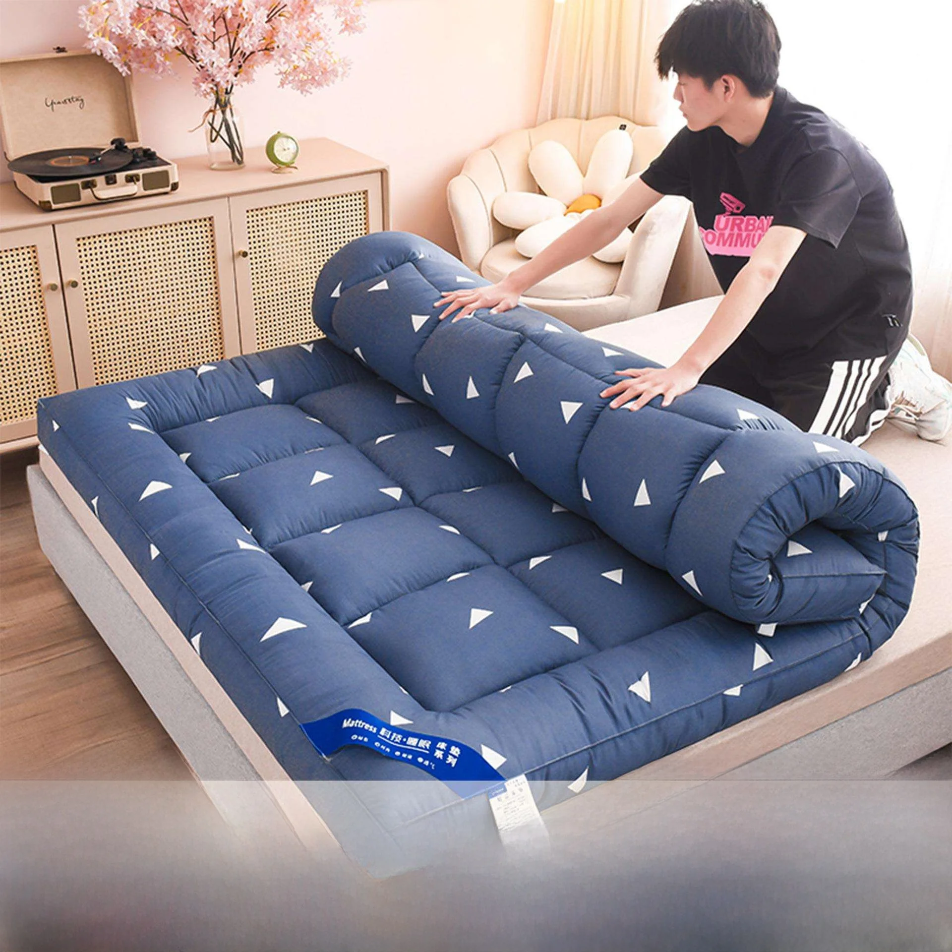 

Student Dormitory Soft Bed Mattress Silk Outer Polyester Fiber Filling Tatami 3D Structure Mattress Non-Installing Children