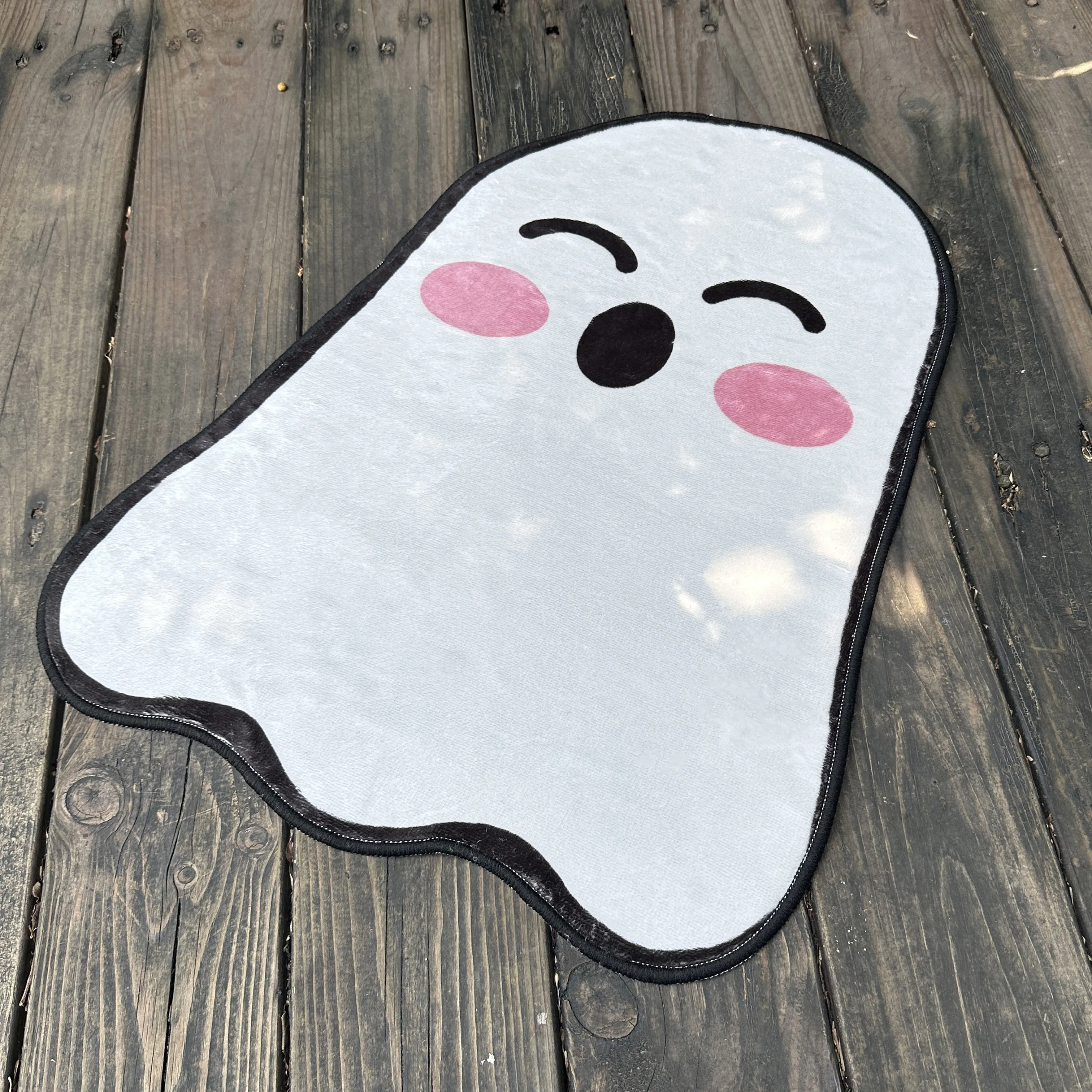 Alfombra de franela de fantasma sonriente, alfombra decorativa antideslizante hecha a mano, tecnología de impresión Digital, regalo de inauguración de la casa Simple