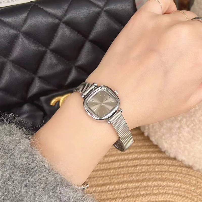 여성용 스틸 벨트 시계, 하이 엔드 사각형, 차가운 실버 회색, 작은 대나무, 작은 다이얼, 새로운 패션