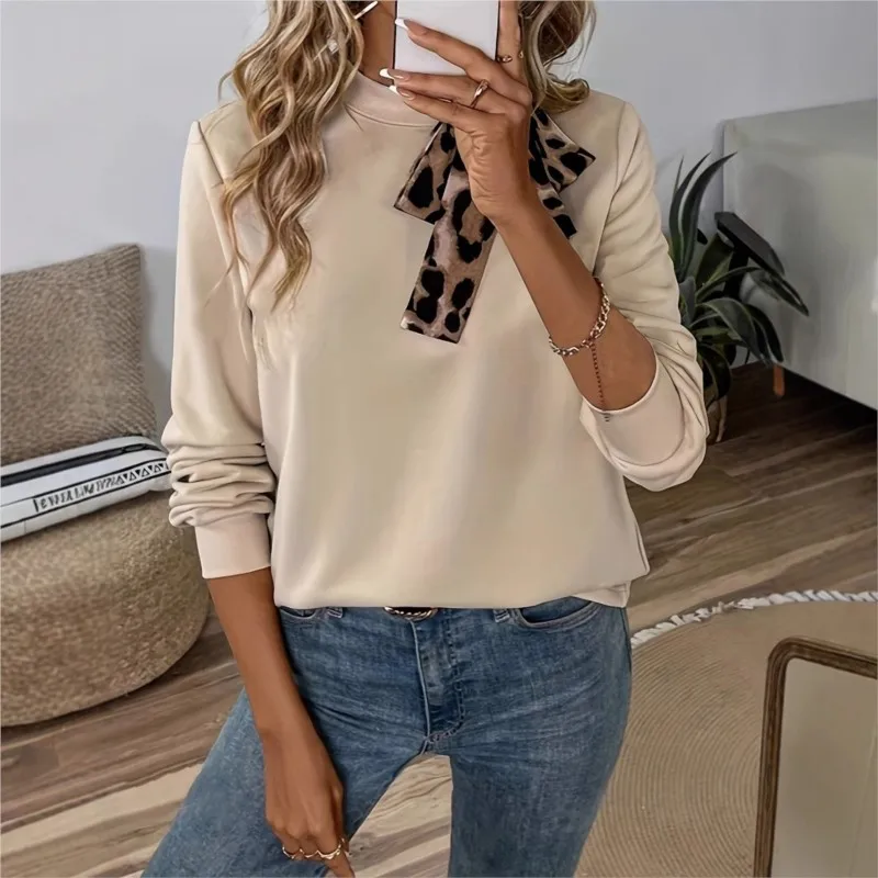 

2025 Autumn New Khaki Sweatshirt Fashion O-neck Leopard Bow Decorate Long Sleeve Hoodie Casual Pullover Top
