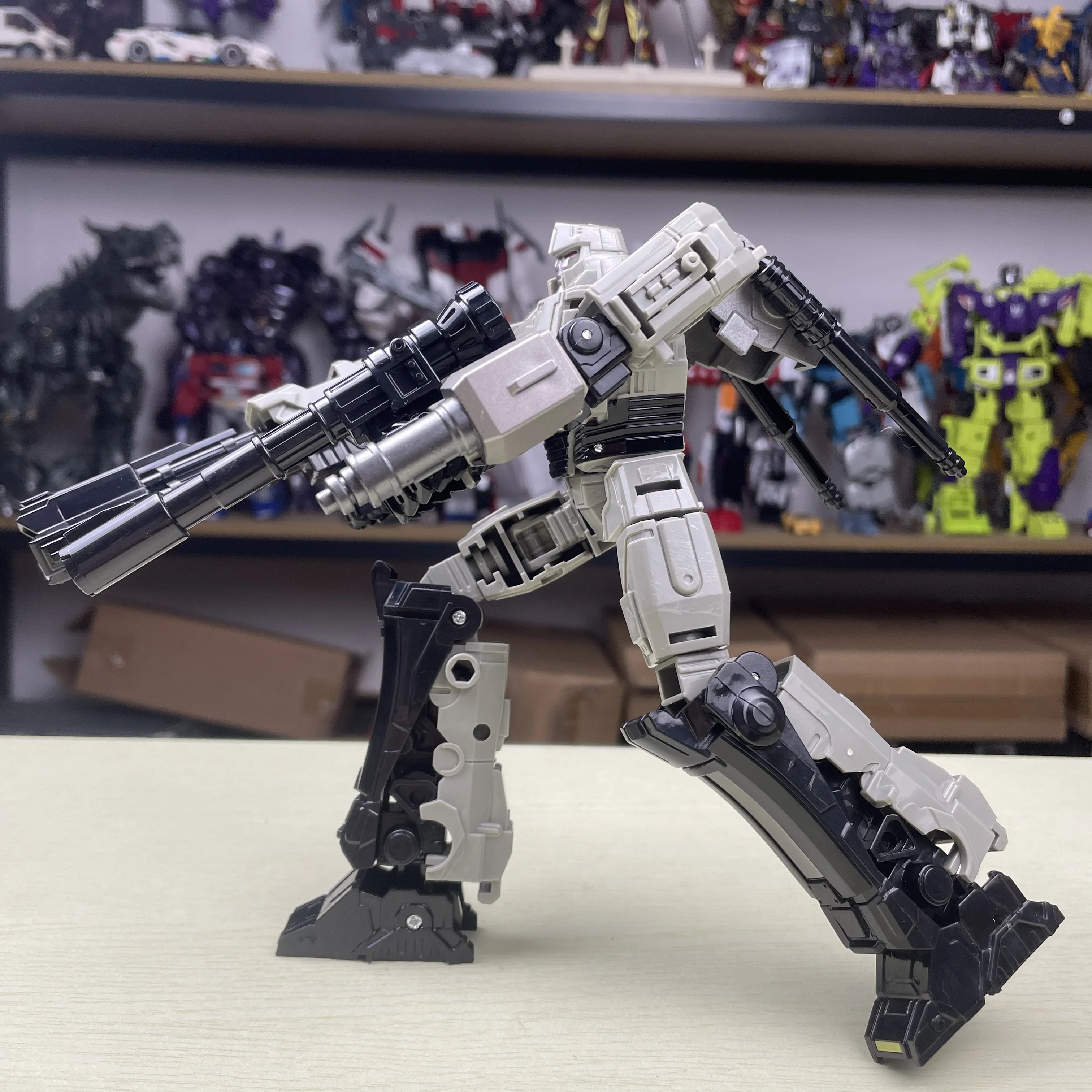 JINGKE JK13 รุ่น Transformation One MG ถังประกอบ Action Figure รุ่นภาพยนตร์คอลเลกชันของเล่น 21 ซม