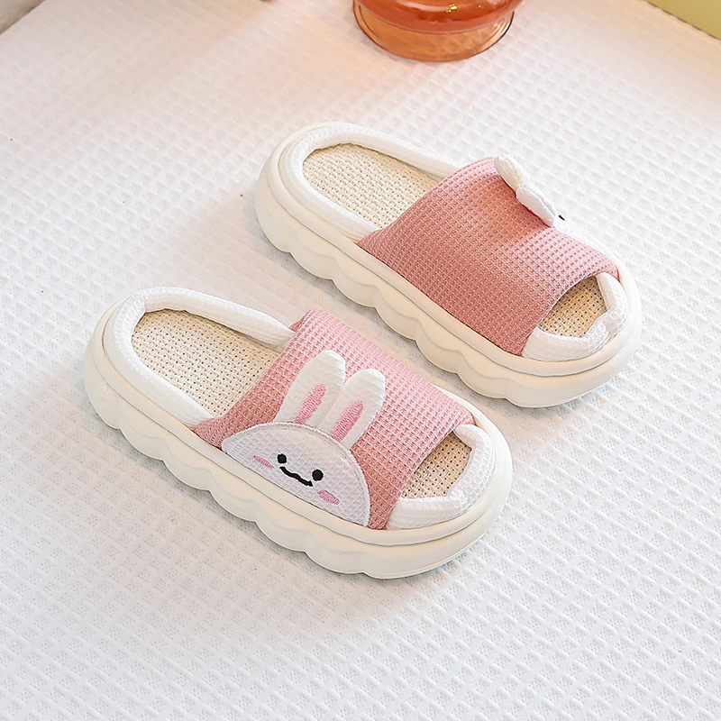 

2025 new children's shoes with cute little bear pattern for boys and girls, straight drag flat heel casual slippers