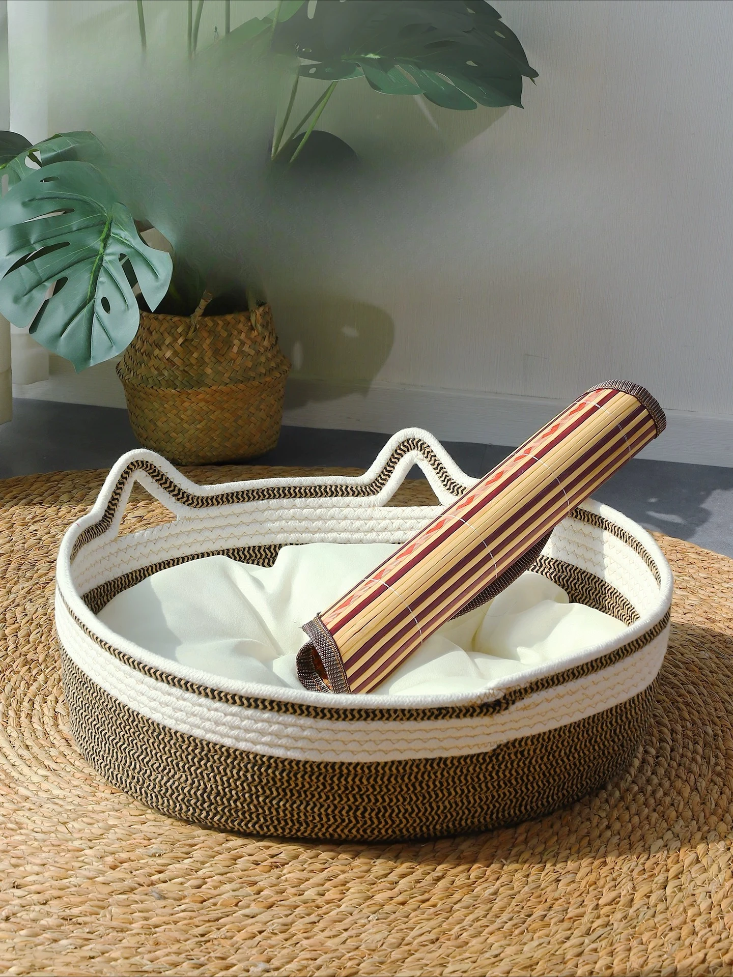 

Rattan cat nest summer cotton and linen woven dog nest all seasons universal semi-enclosed security kitten cool nest