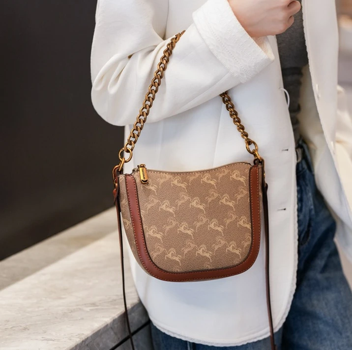 

Winter Hot-selling Series 2026 New Fashion Designer Printed Shoulder Messenger Bag Chain Air Hand Bag Women's Texture Small Bag