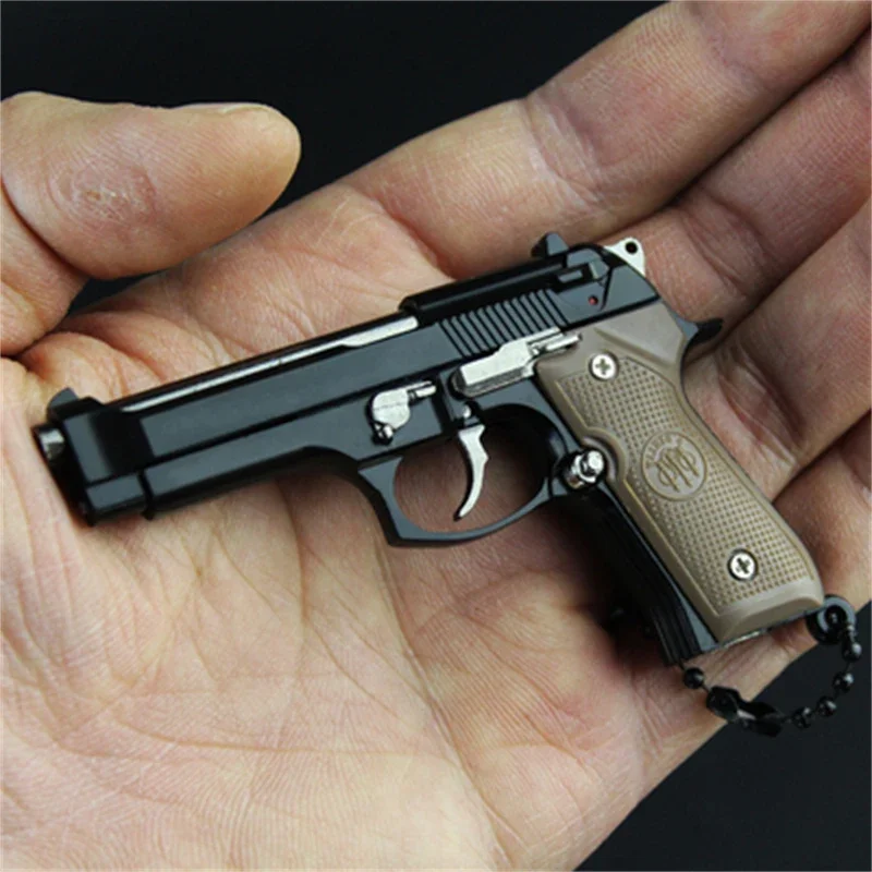 Metal Pistol Gun Miniature Model 1:3 Beretta 92F Keychain Craft Pendant Men\'s and Women\'s Birthday Gifts Gun Toys Costume Props