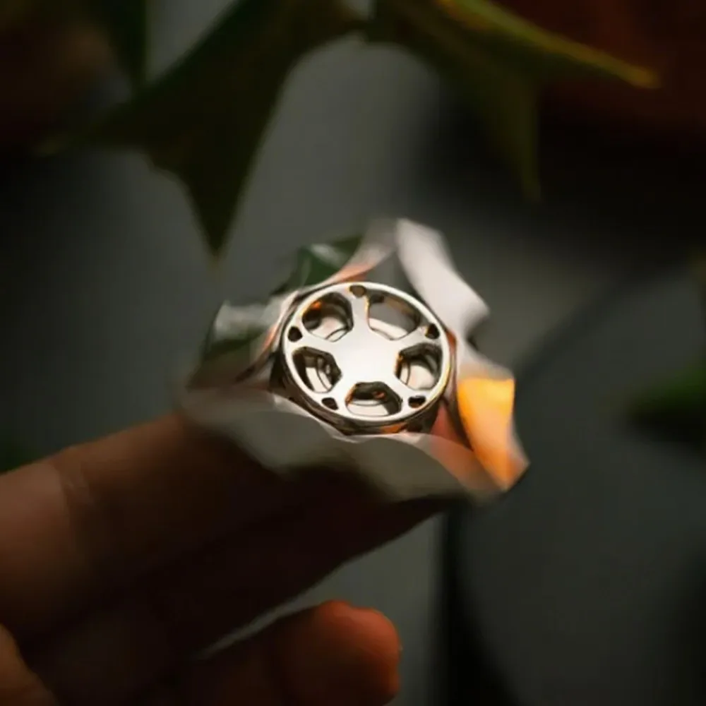 YIJIE EDC Medusa Three-Bladed Fidget Spinner Anti-stress Toys Novelty Toy Handling Feel Metal Fidget Toy