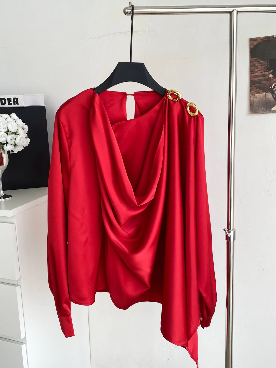 

Women's Shirt 2025 Autumn Metal Buckle Splicing Long Sleeve Swing Collar Satin Top