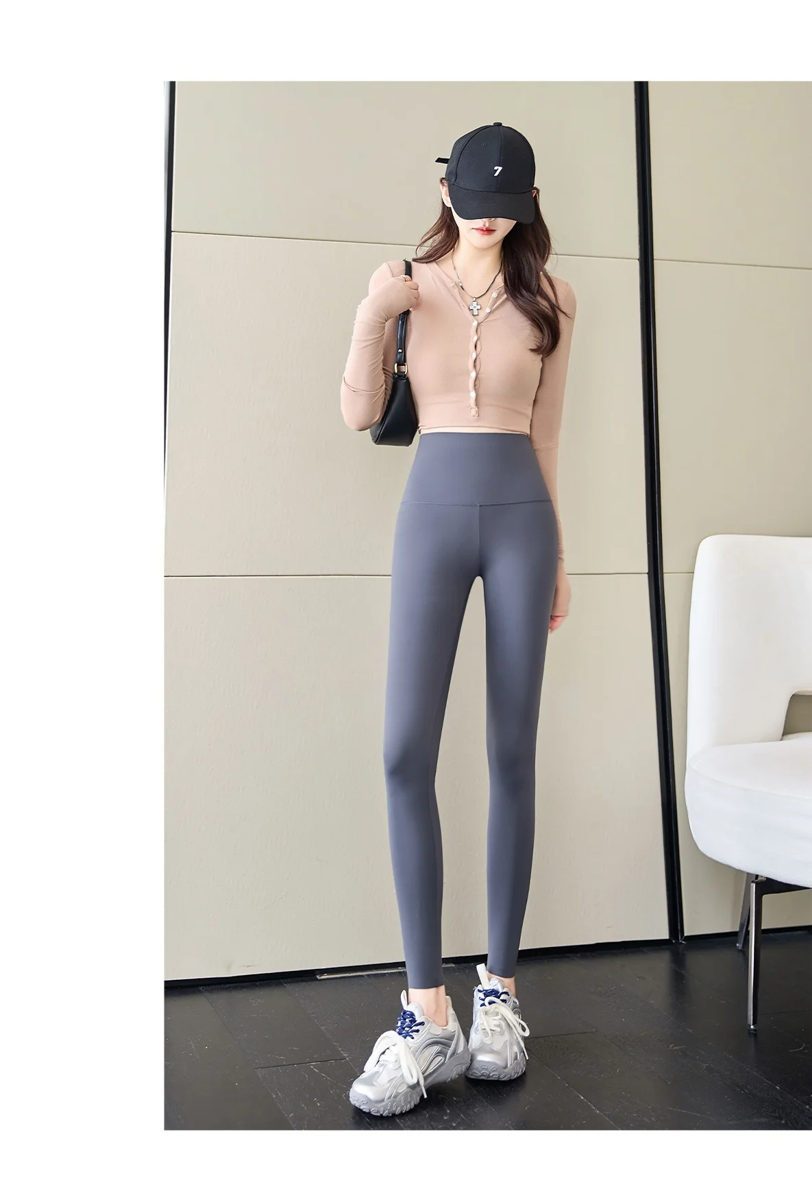 Pantaloni da yoga Donne di alta qualità Colori dritti Peluche ad asciugatura rapida Donna-Solido Autunno Ragazza Sette piedi Luminoso Scolpire Coscia bassa