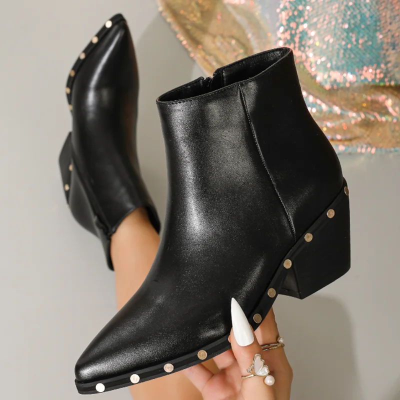 2025 Otoño Invierno primavera botines remache tachuelas tacón medio Punk occidental botín zapatos de trabajo ropa de calle de talla grande 41 42