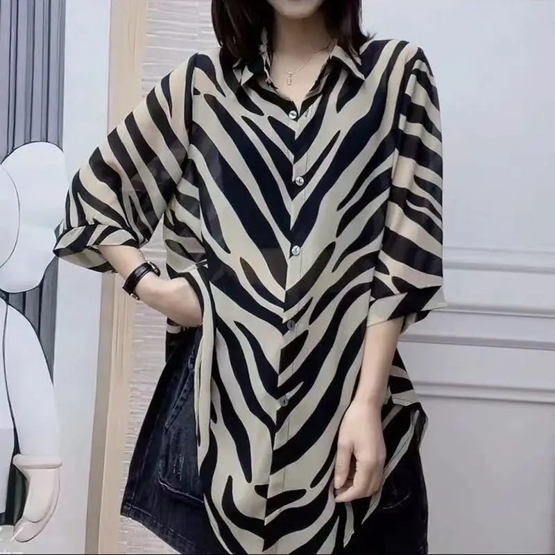 

2024 Summer New Shirts Retro Fashion Spliced Button Loose Printed Striped Women's Polo-Neck 3/4 Sleeves Asymmetric Midi Blouses