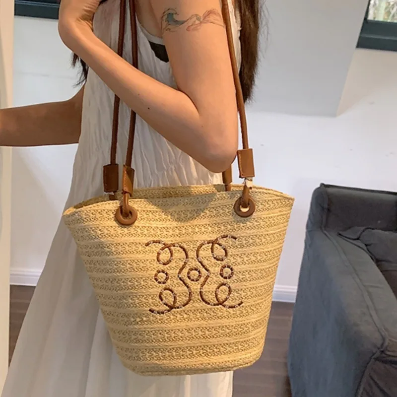 Woven Straw Shoulder Bag New Shoulder Bag Women\'s 2024 Summer Rattan Vacation Summer Seaside Beach French Straw Shoulder Bag