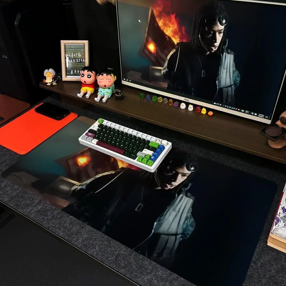 لوحة ماوس Grit & Grace R-Rich Amiri Xxl كمبيوتر كبير الحجم لوحة مفاتيح ألعاب غير قابلة للانزلاق 90 × 40 سم تصميم فني HD Deskmat