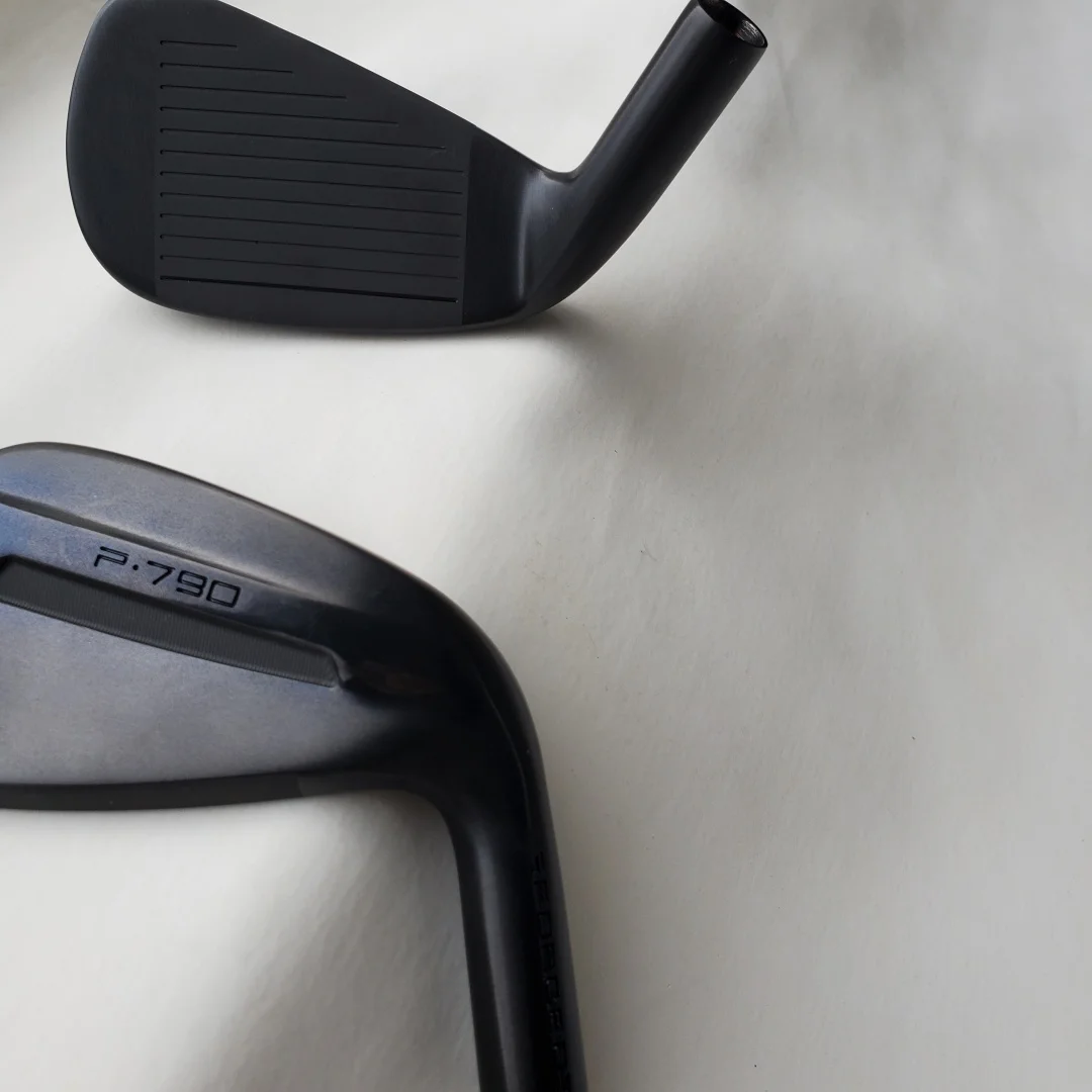 

2025 Men's Golf Club The 5th generation black P790 Irons set 4-9P 7pcs R/S/SR Flex Steel/Graphite Shaft With Head Cover