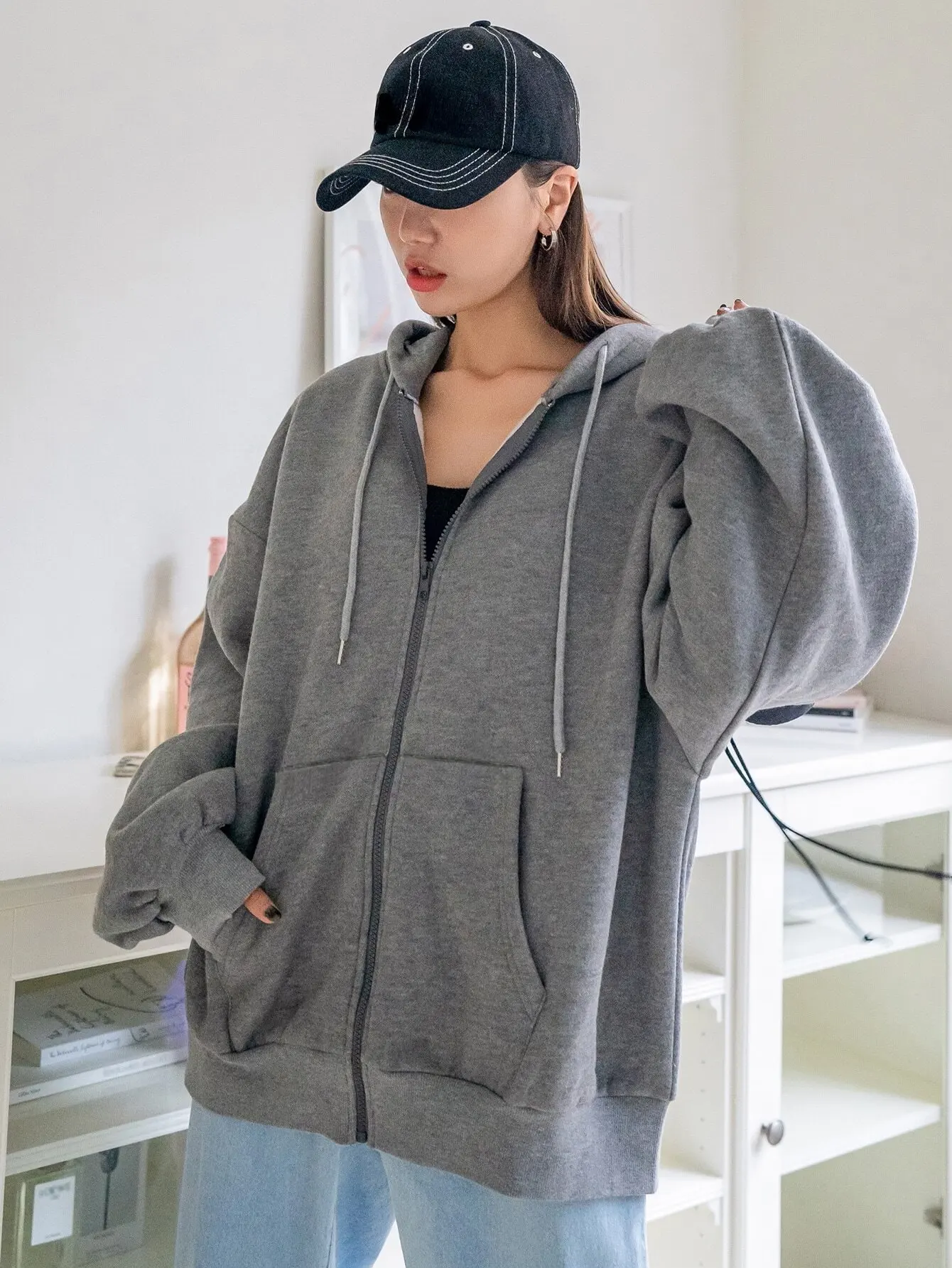 Bluza oversize z kapturem, zapinana na zamek, z obniżonymi ramionami i kieszeniami kangurkami, damska jesienna bluza dresowa.