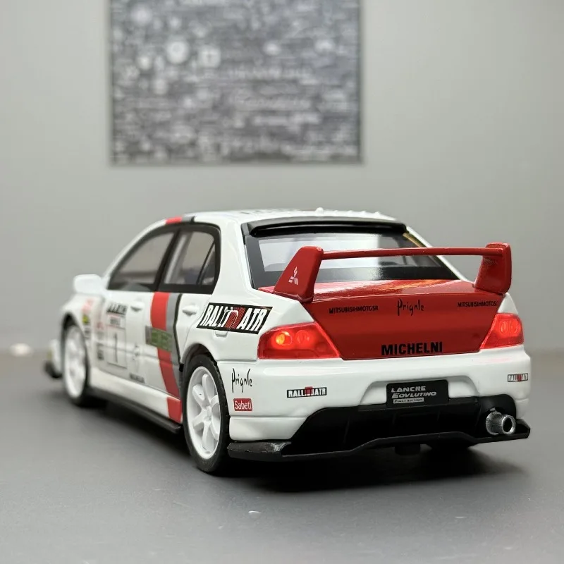Diecast 1/32 Mitsubishi EVO Modello di Auto In Lega di Simulazione Giocattolo Collezione di Veicoli In Metallo In Miniatura Voiture Per Bambini Auto Giocattolo Regalo