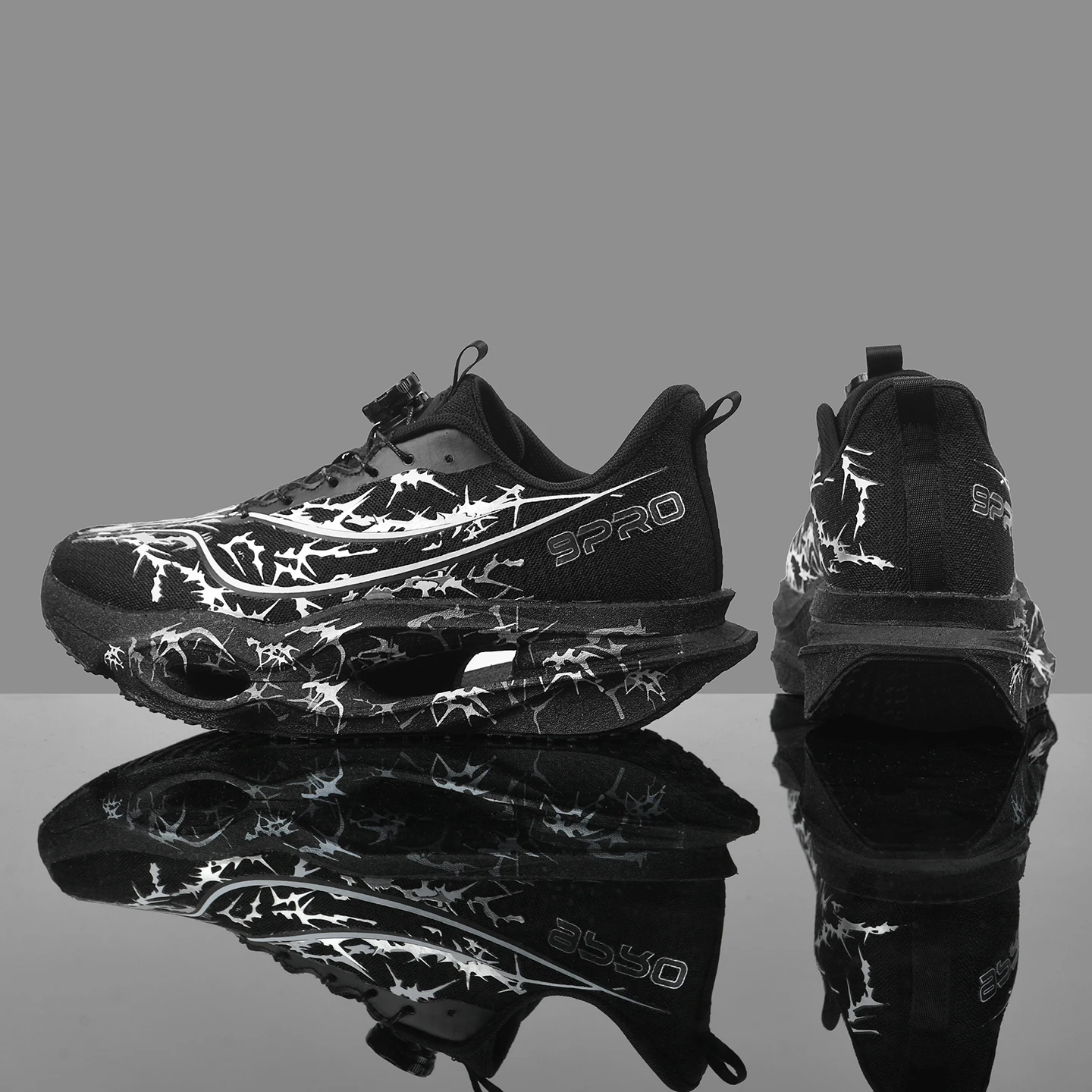 Herren-Laufschuhe, Tennisschuhe, trendige Laufschuhe mit Carbonplatte und Knopfverschluss für alle Jahreszeiten, personalisierte Sportschuhe mit Dornenmuster und atmungsaktivem Mesh-Material, Laufschuhe mit hohem Rückprall und dicker Sohle, rutschfest und abriebfest. – Detail 5