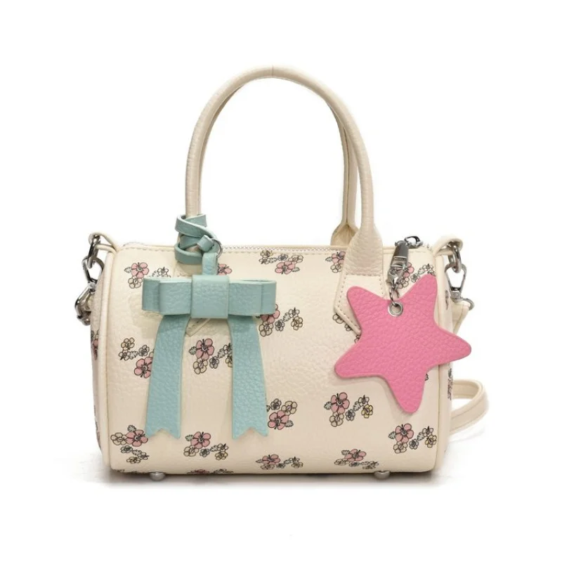 

Elegant Crossbody Bag For Ladies, Premium Leather Shoulder Option, Famous Designer Classic And Versatile