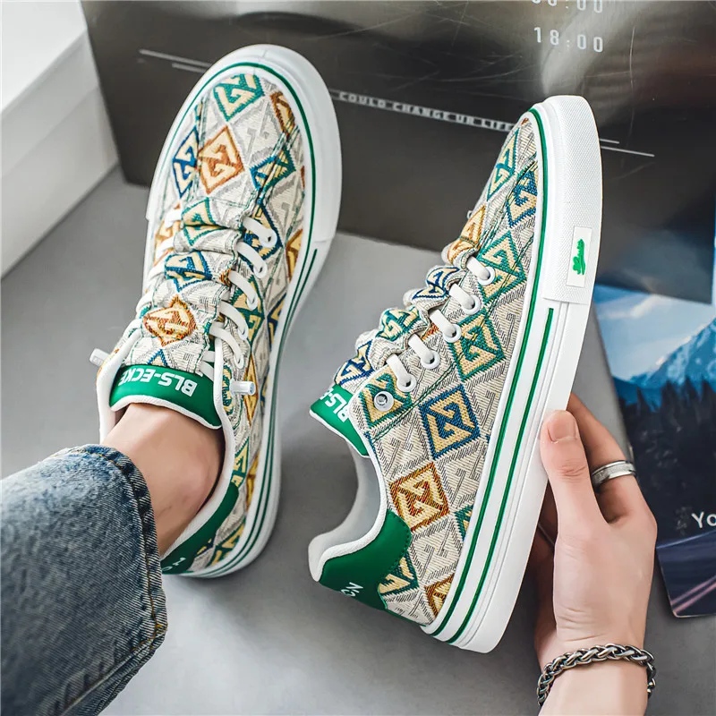 Fashionable Chinese-style embroidered color-block loafers, slip-on comfortable casual shoes, men's sneakers
