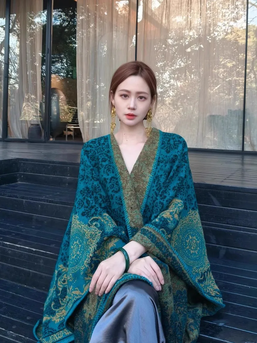 Elegant Blue Peacock Shawl Women's Outerwear Fashionable Travel Photography Ethnic Style Soft Polyester Multifunctional Scarf