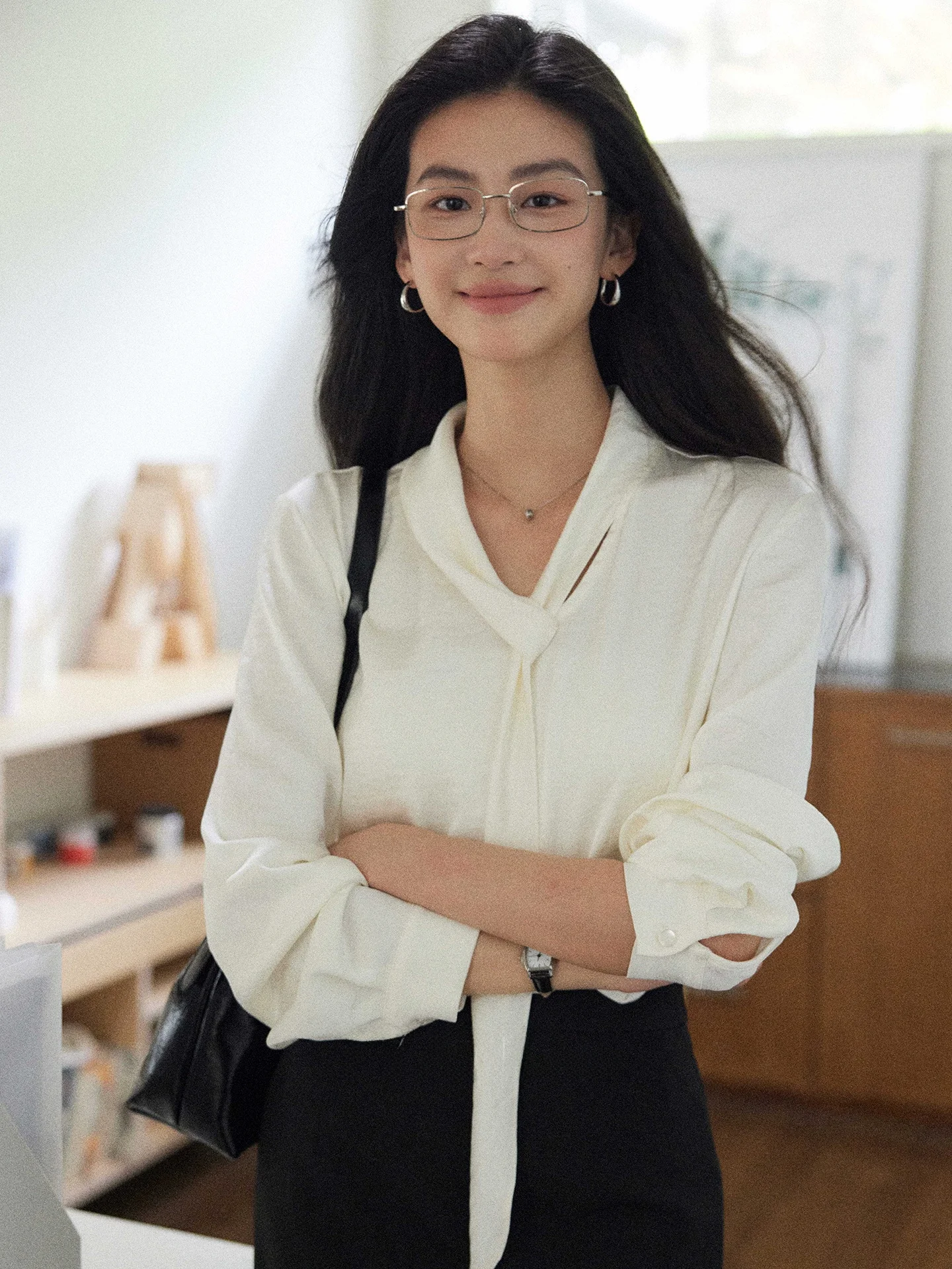 

Белая шелковая атласная женская блузка с длинным рукавом и дизайнерским узором, модель Jie Muyun, для офиса и повседневной носки, с эффектом двухслойности