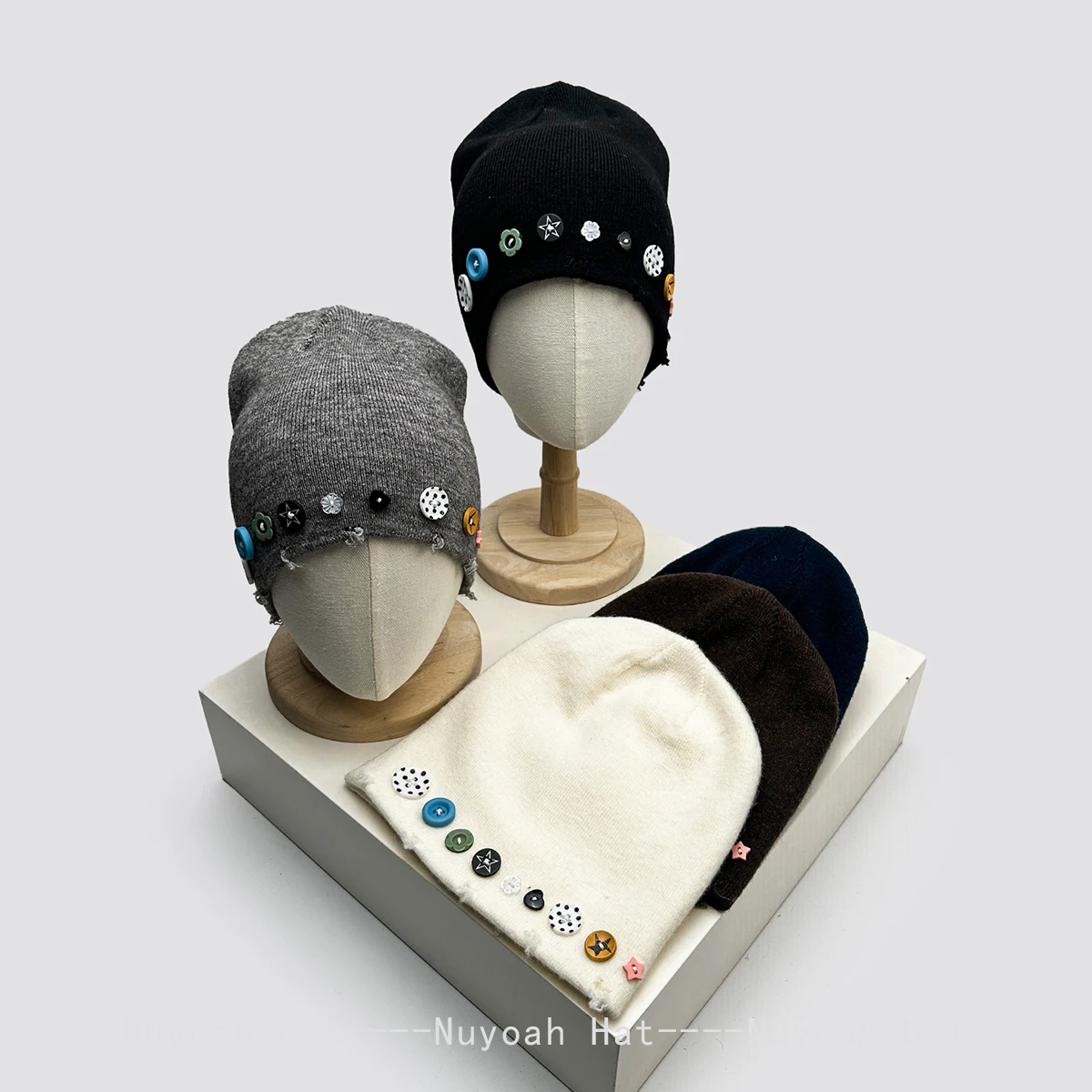 New Men Women Korean Retro Colorful Buttons Knitted Hats Warm Personal Versatile Niche Beanies Simple Fashion Broken Edge Ins