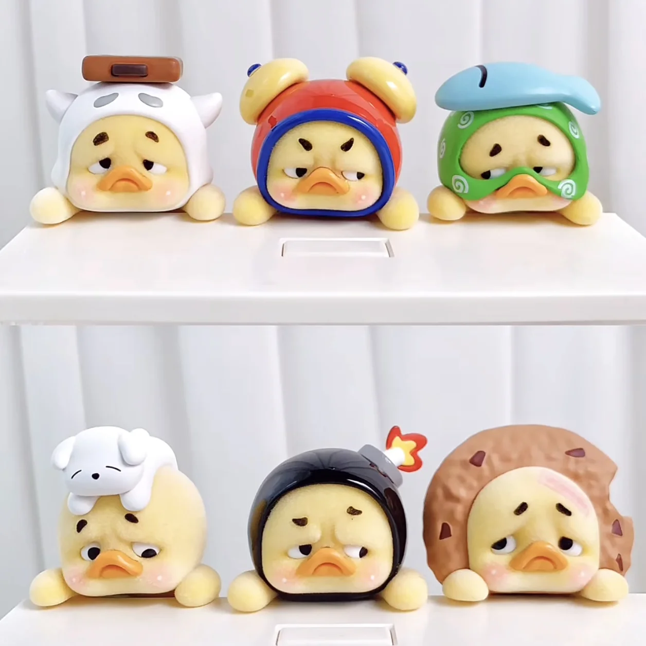 

Rong Creator Original Upsetduck Status Display Duck Blind Box Cute Flocked Lying Prone Figure Desktop Car Ornament For Girls