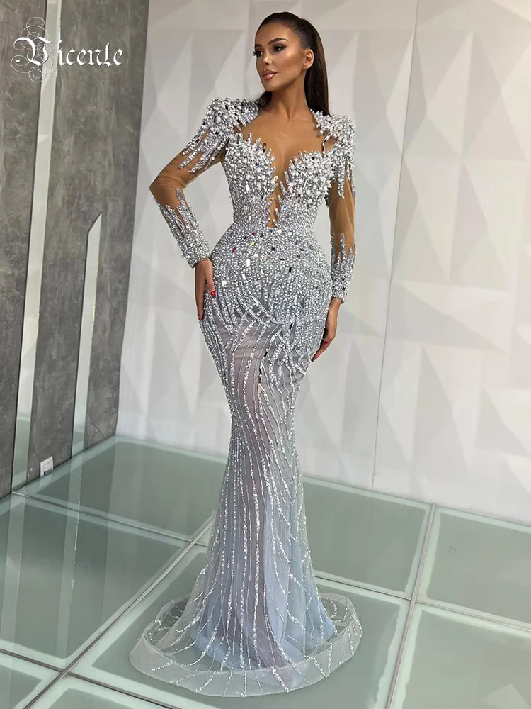 VC Argento Maglia trasparente Perle Abito lungo Diamanti Maniche lunghe Paillettes Sirena Aderente Celebrity Party Abito da sera Vestido