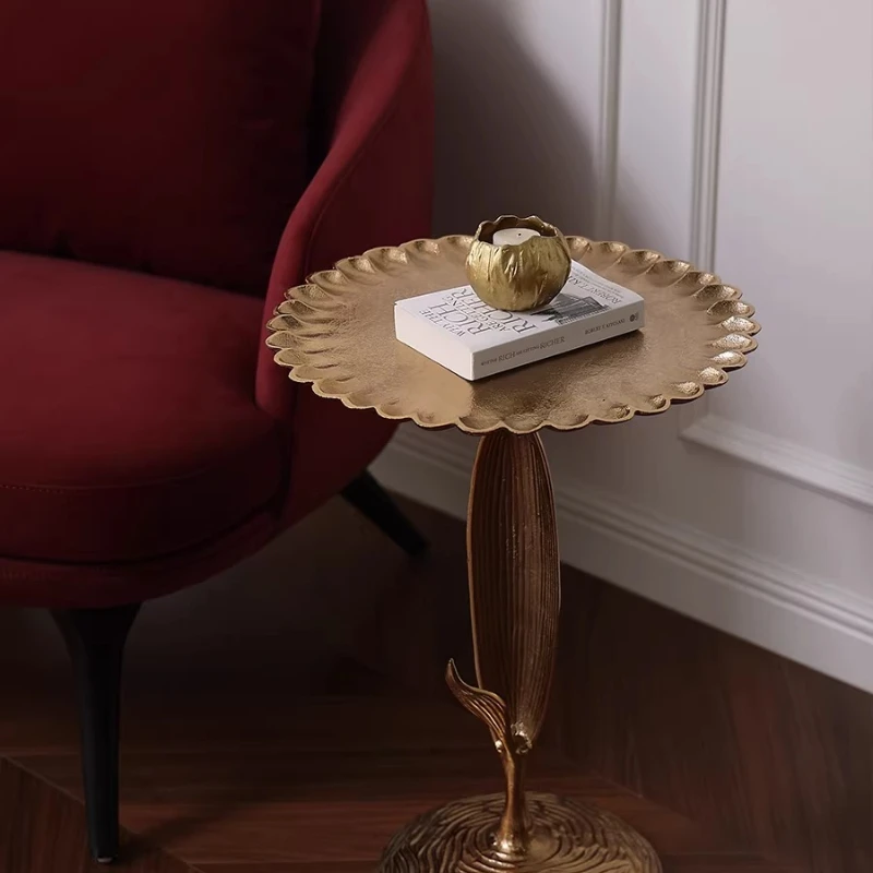 

Sunshine flower corner a few aluminum edges a few creative light luxury decoration