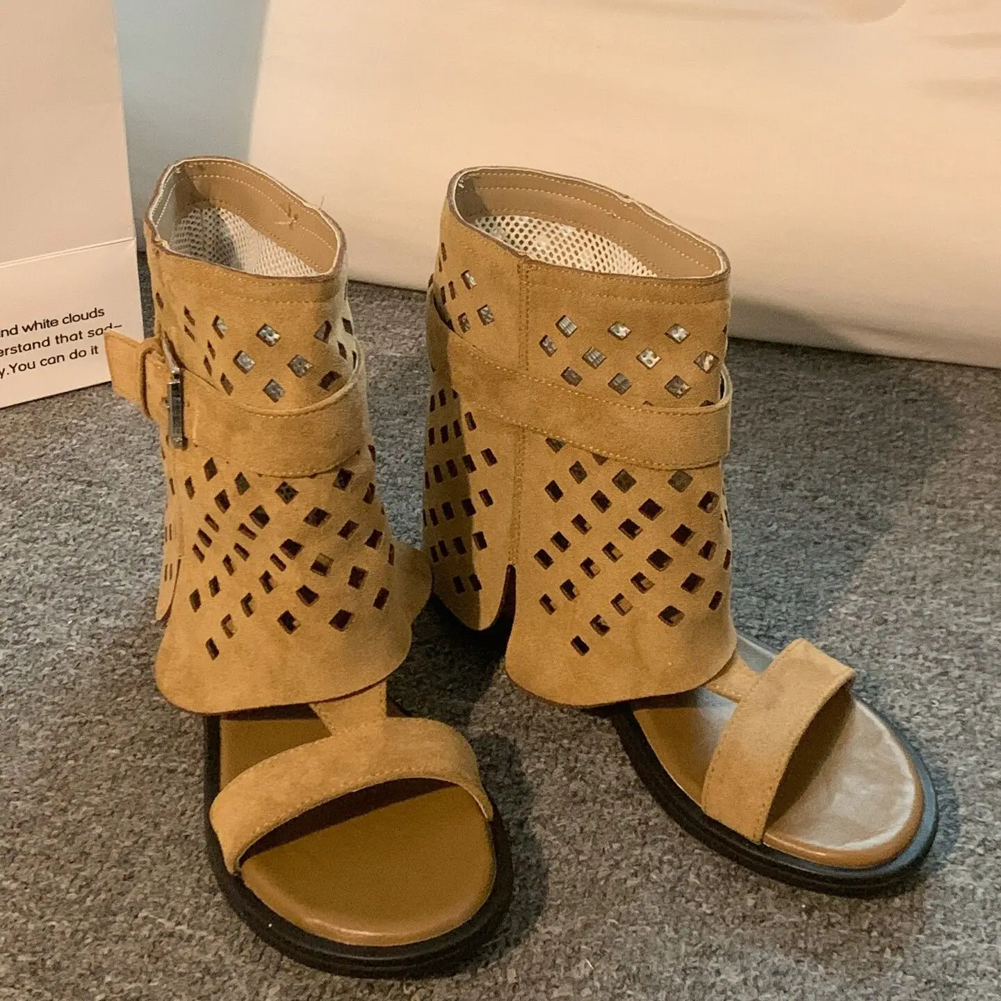 

Women's Summer Boots Retro Hollow-out Breathable Suede Western Boots Fashion Buckle Outdoor Lightweight Soft Luxury Brand Sandal