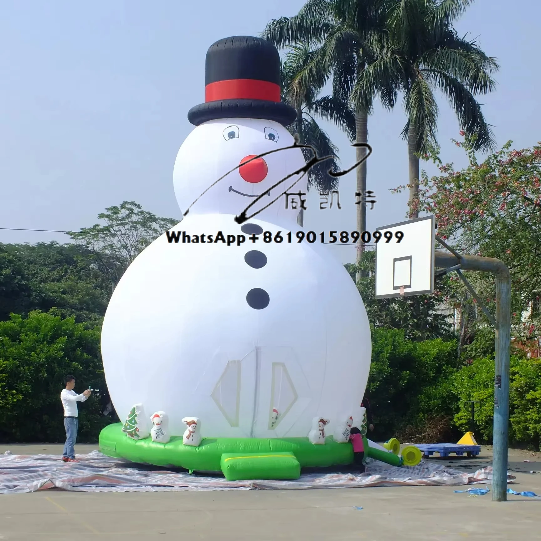 

Christmas Inflatable Castle Bouncer for Festive Fun
