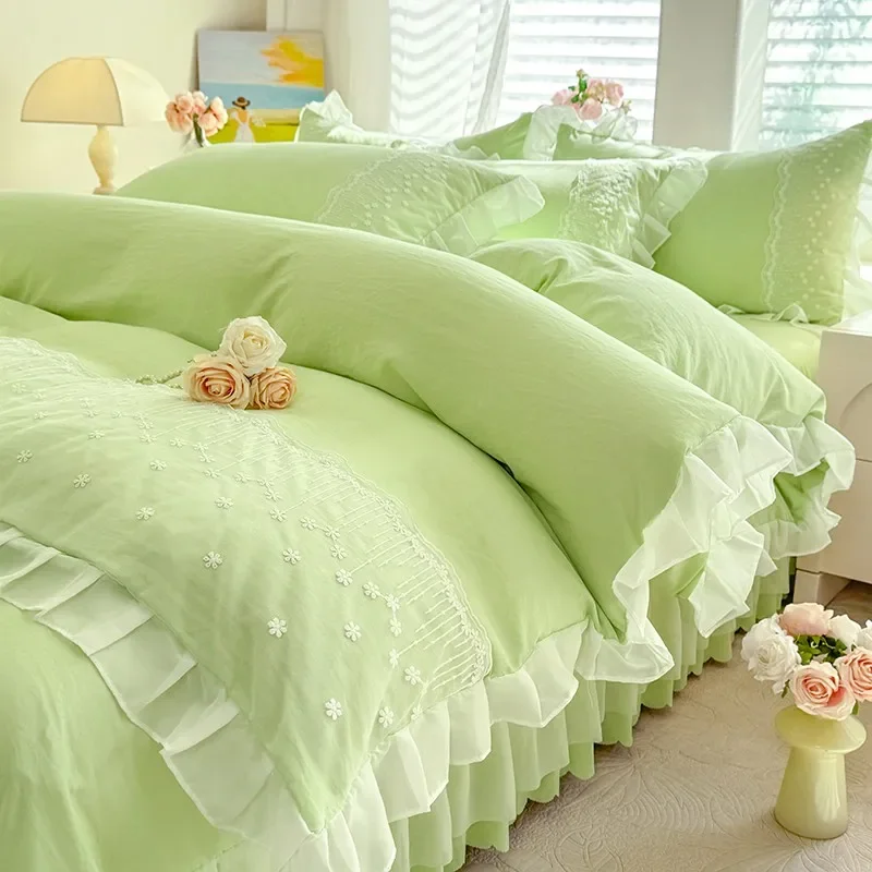 Cream style 4-piece fully washed cotton quilt set, bed sheet, princess style bed skirt, women's light green bedding