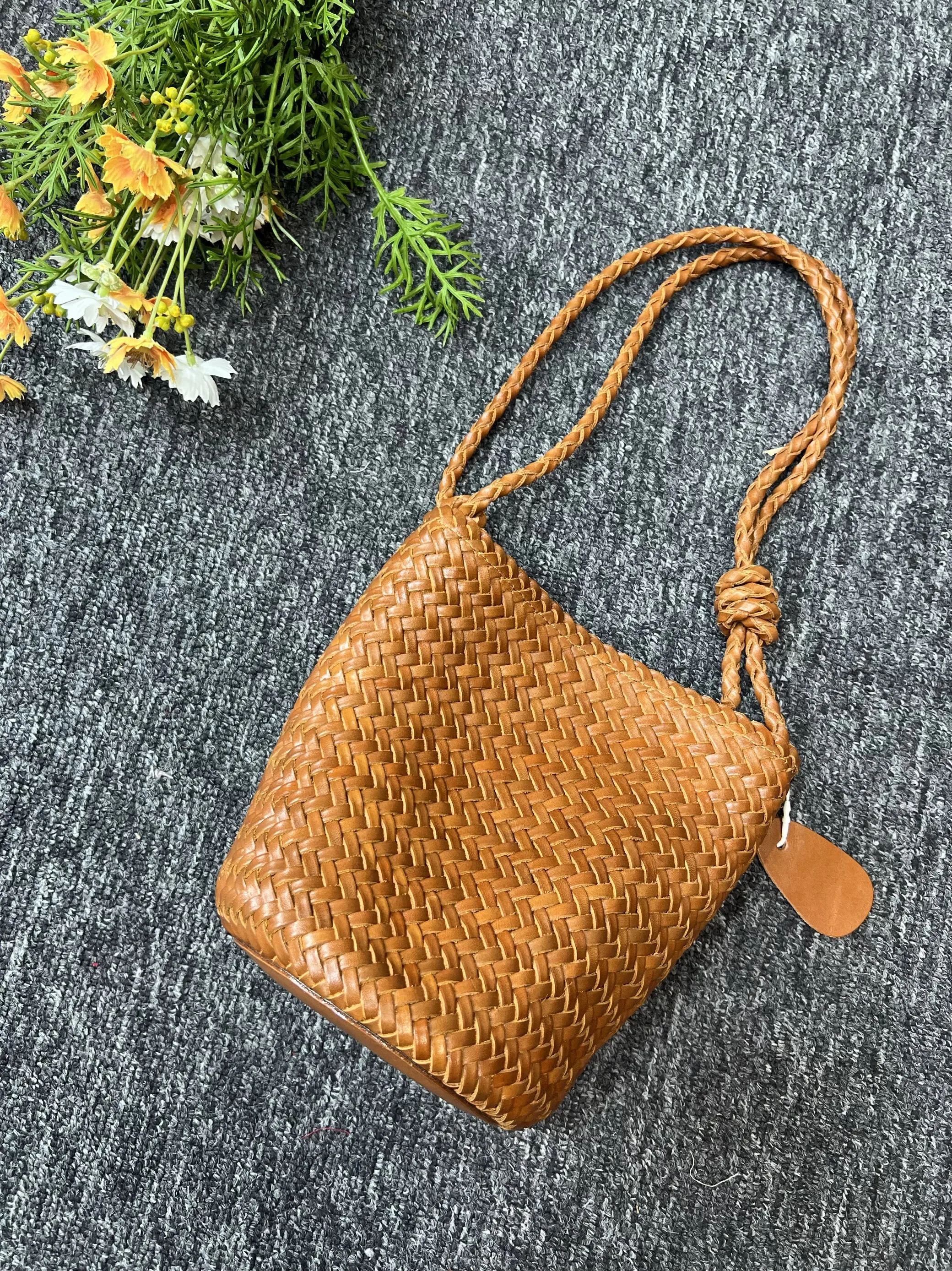 

French Style Single Shoulder Female Student Vegetable Basket Niche Bag Women's Grass Woven Large Capacity Handbag