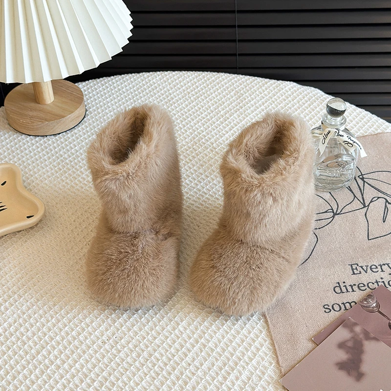 

2025 детские повседневные плюшевые полусапожки для девочек, новая зимняя модная нескользящая универсальная обувь принцессы на мягкой подошве в корейском стиле