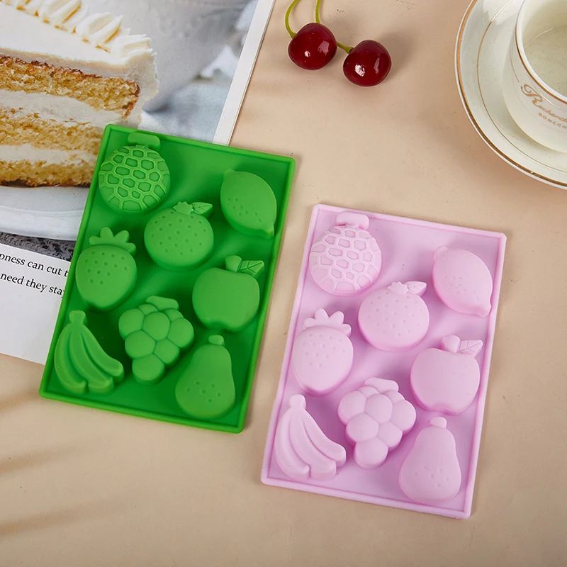 Zufällige 1 Stück 3D-Cartoon-Silikonform in Fruchtform, Erdbeere, Banane, Wassermelone, Birne, DIY-Seife, Schokolade, Kuchen, Eiscreme-Form