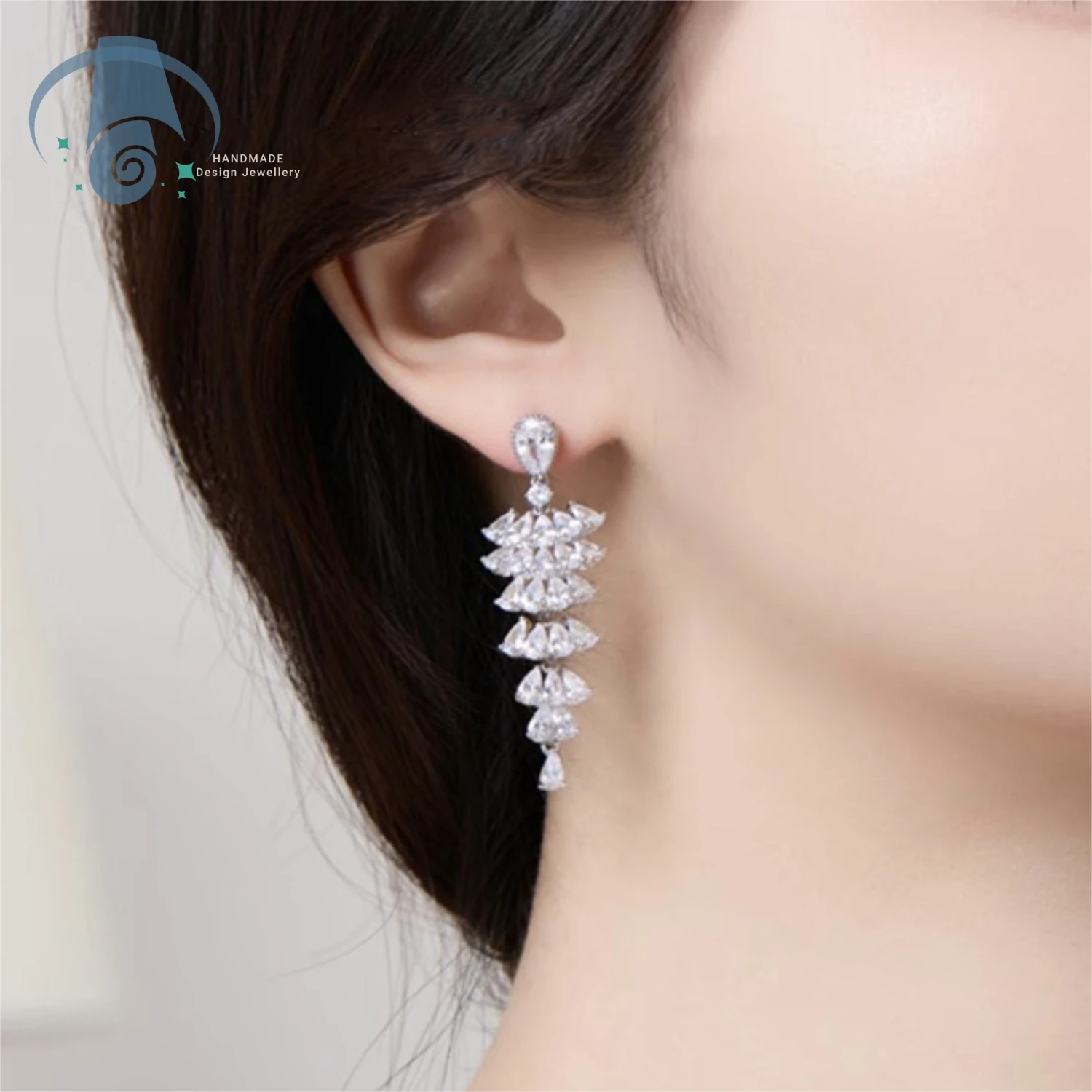 Fringe Full Zircon Earrings Women Trendy Fashionable Niche Design Advanced Sense Light Luxury Delicate Sparkling Daily Jewelry