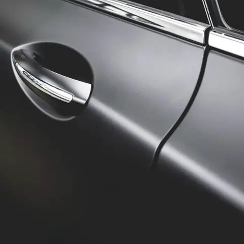 Premium matt svart vinylfolie för bilar Fordonsdekaler Karosseridetaljer Bildekoration Luftbubbelfri pappersbaserad förpackning 10 best sales matt svart vinylfolie för bilen - №4