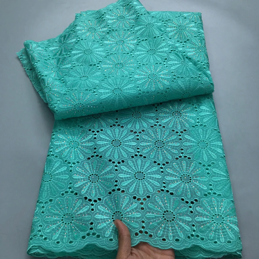 Lo último en tela de encaje de algodón bordado africano, tela de encaje suizo nigeriano 2025 de alta calidad, vestido de fiesta de 5 yardas para mujer A4200