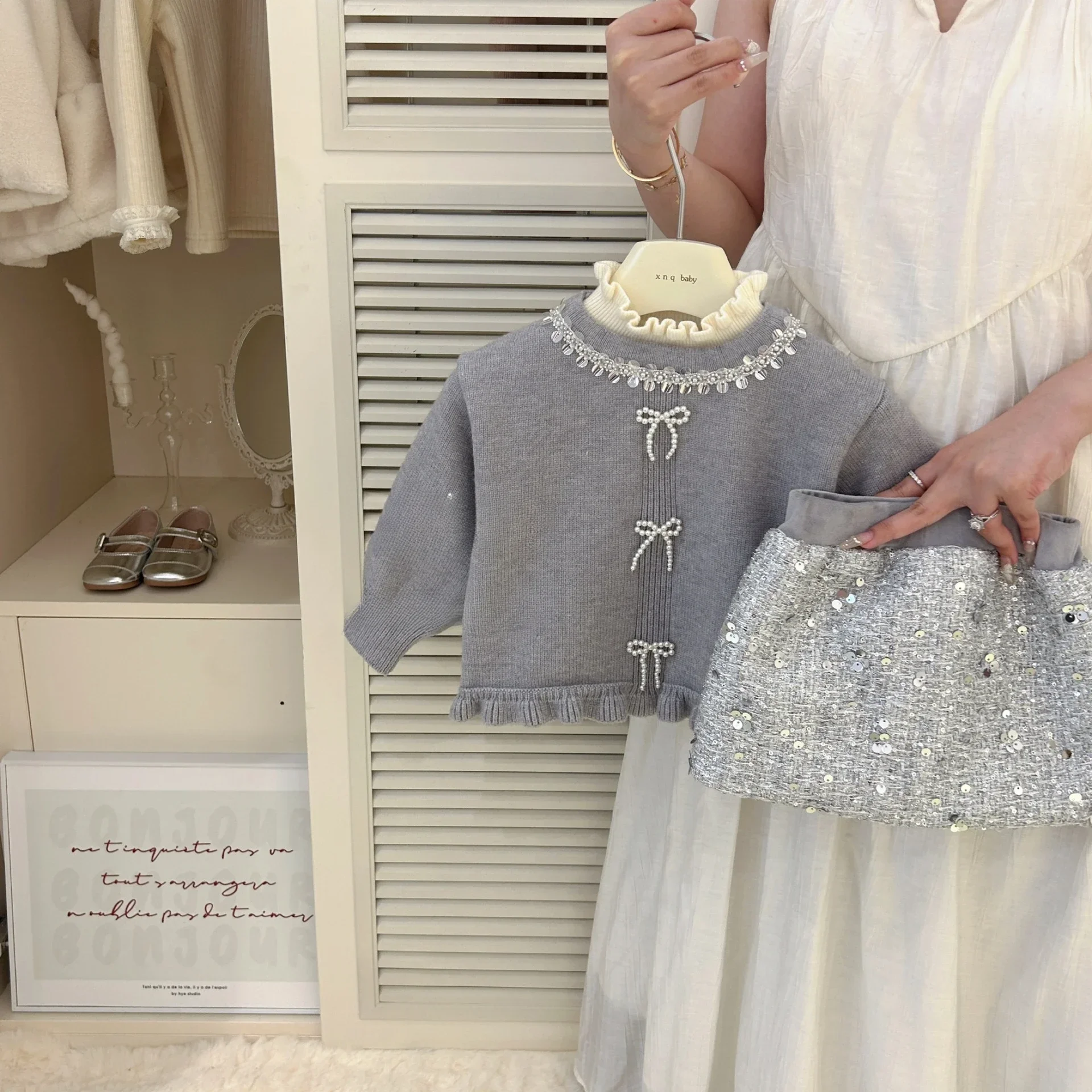 Zestawy dla dziewczynek Moda Słodki sweter z kokardą Spódnice z brokatem 2024 Jesień Zima Nowy koreański styl Dziecięce zestawy dwuczęściowe