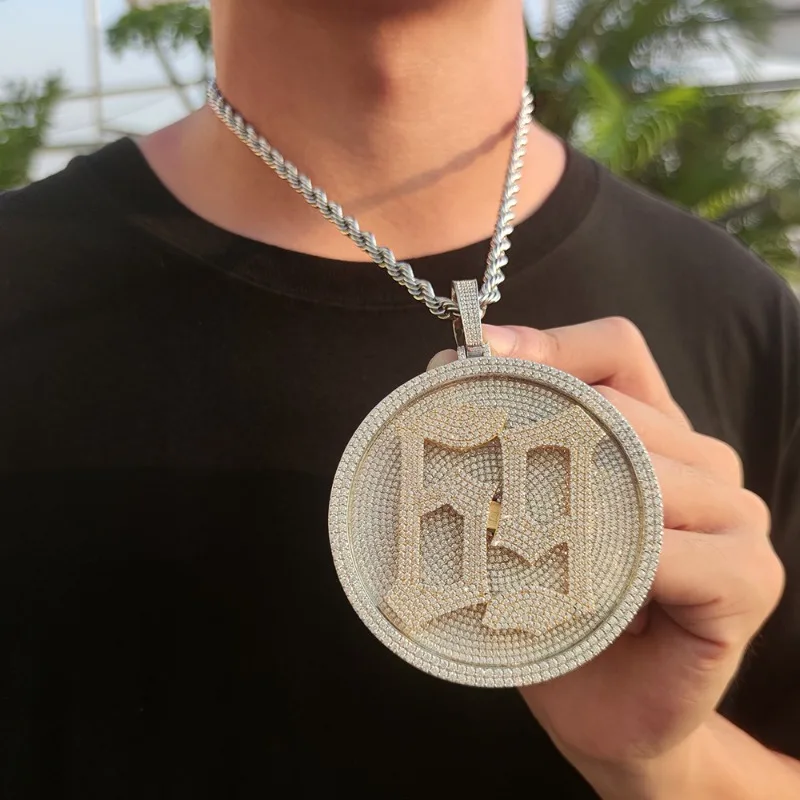 

Массивный кулон с монограммой "69" в стиле Iced Out | Серебряное колье 925 пробы с кубическим цирконием и буквами в старинном английском стиле, подвески в стиле хип-хоп