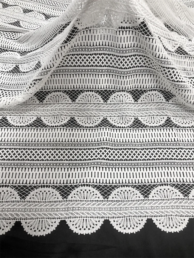 Nigerianischer Stoff Luxuriöse Hochwertige Spitze Wasserlösliche Bestickte Modische Weiche Weiße Spitzenstoffe 5 Yards – Detail 6