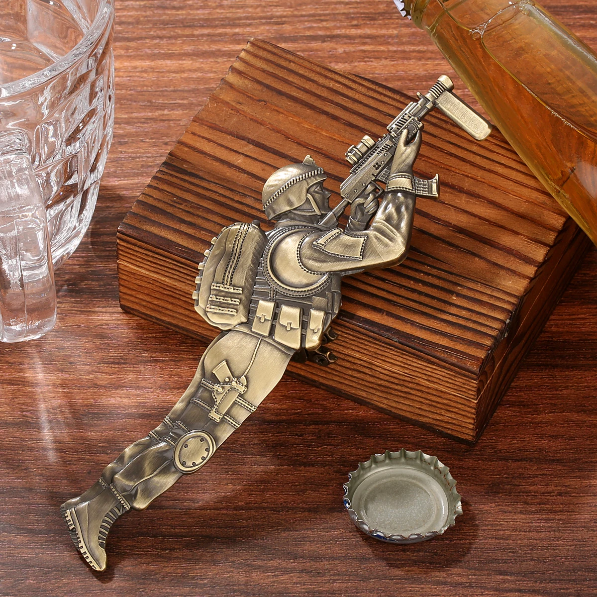 Vintage Soldaten-Gewehr-Statue Flaschenöffner aus Metall, Einzigartiges Bar-Werkzeug für Hausbar und Küchendekoration, Geschenk für Militärfans – Detail 5