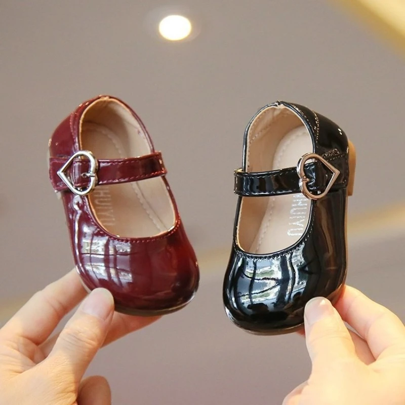

Fashion Baby Shoe 2025 Autumn New Kids Leather Shoes Soft Soled Girls Casual Shoe Anti Slip Child Performance Shoes Zapatos