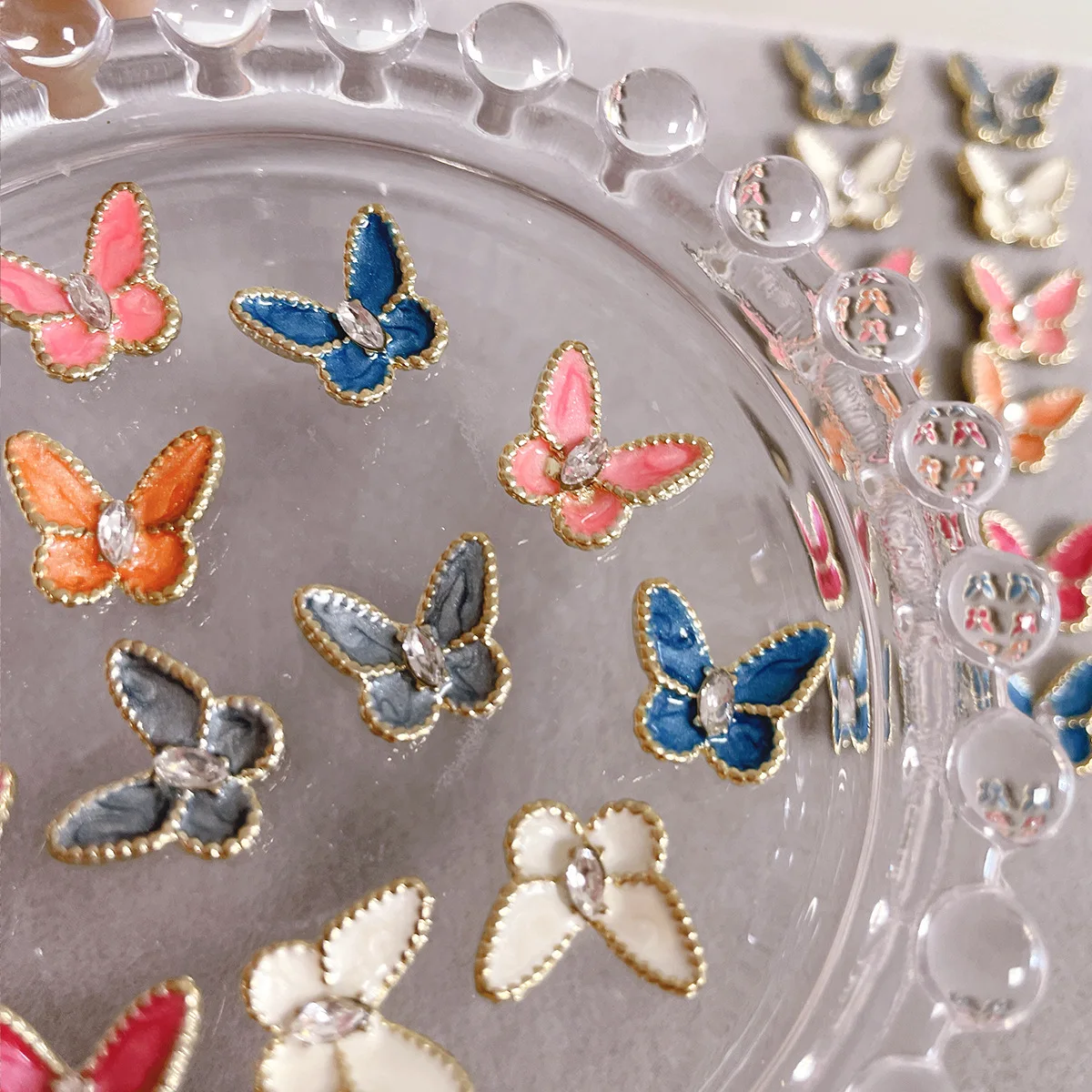 10PCS 3D METALLIC ผีเสื้อเล็บ Charms อุปกรณ์เสริมโลหะผสมสําหรับตกแต่งเล็บอุปกรณ์ตกแต่งเล็บวัสดุ