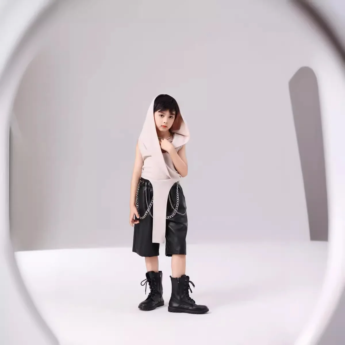 

Boys Wasteland Wind Western Cowboy Locomotive Wind Sports Locomotive Catwalk Car Model Competition Punk Style Performance